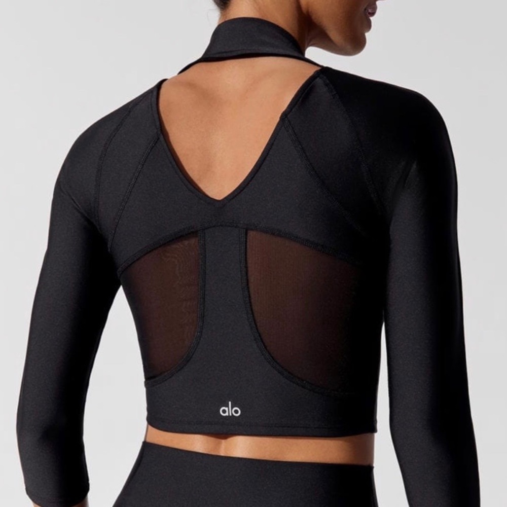 Alo Archer Fitted Crop Top